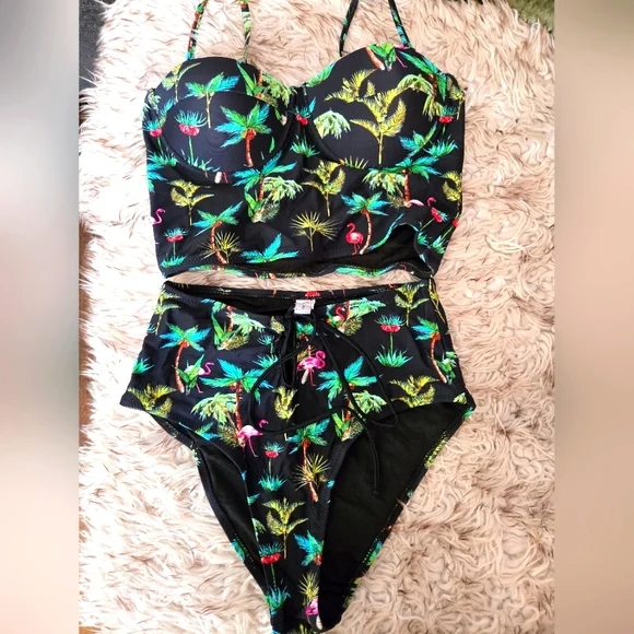 Tropical Print 2 Piece Swimsuit - Picture 6 of 6
